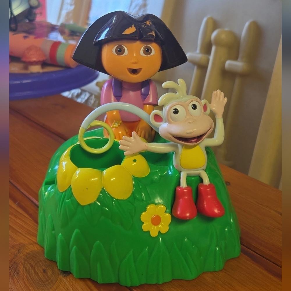 2006 Dora Bubble Machine